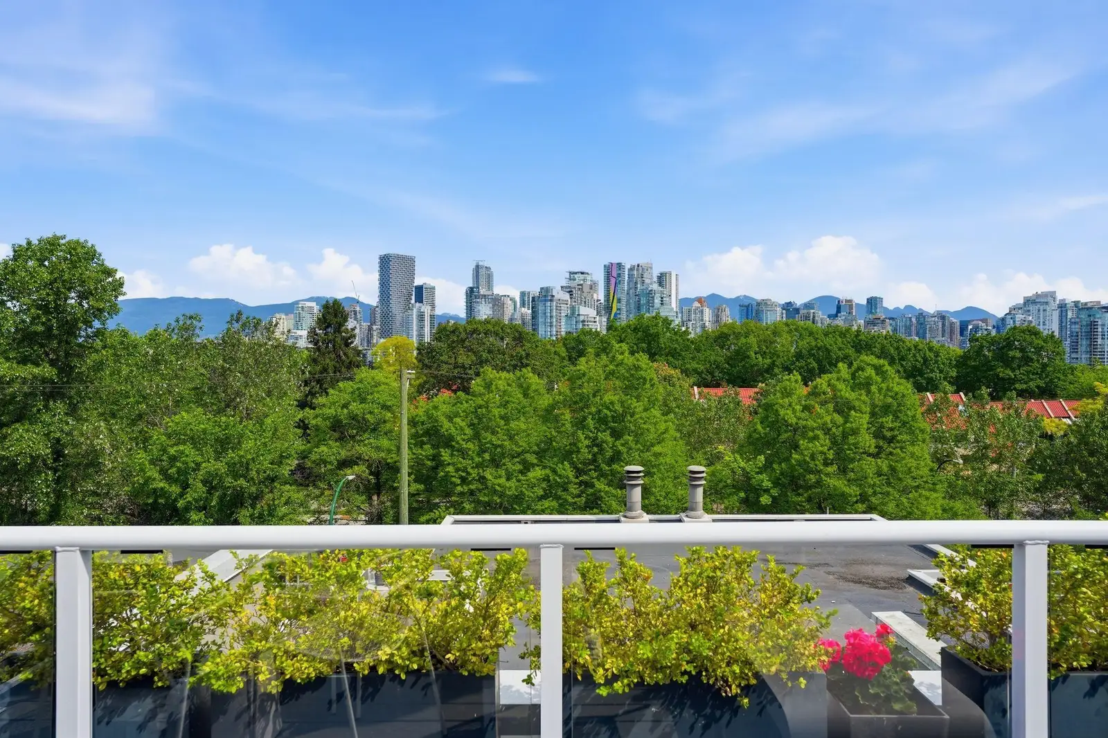 2224 SPRUCE STREET, Vancouver BC V6H 2P3