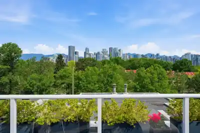 2224 SPRUCE STREET, Vancouver BC V6H 2P3