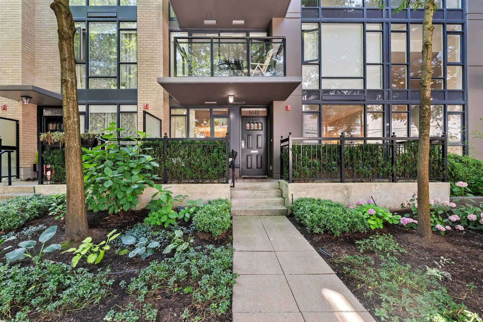 1648 W 7TH AVENUE, Vancouver BC V6J 1S5