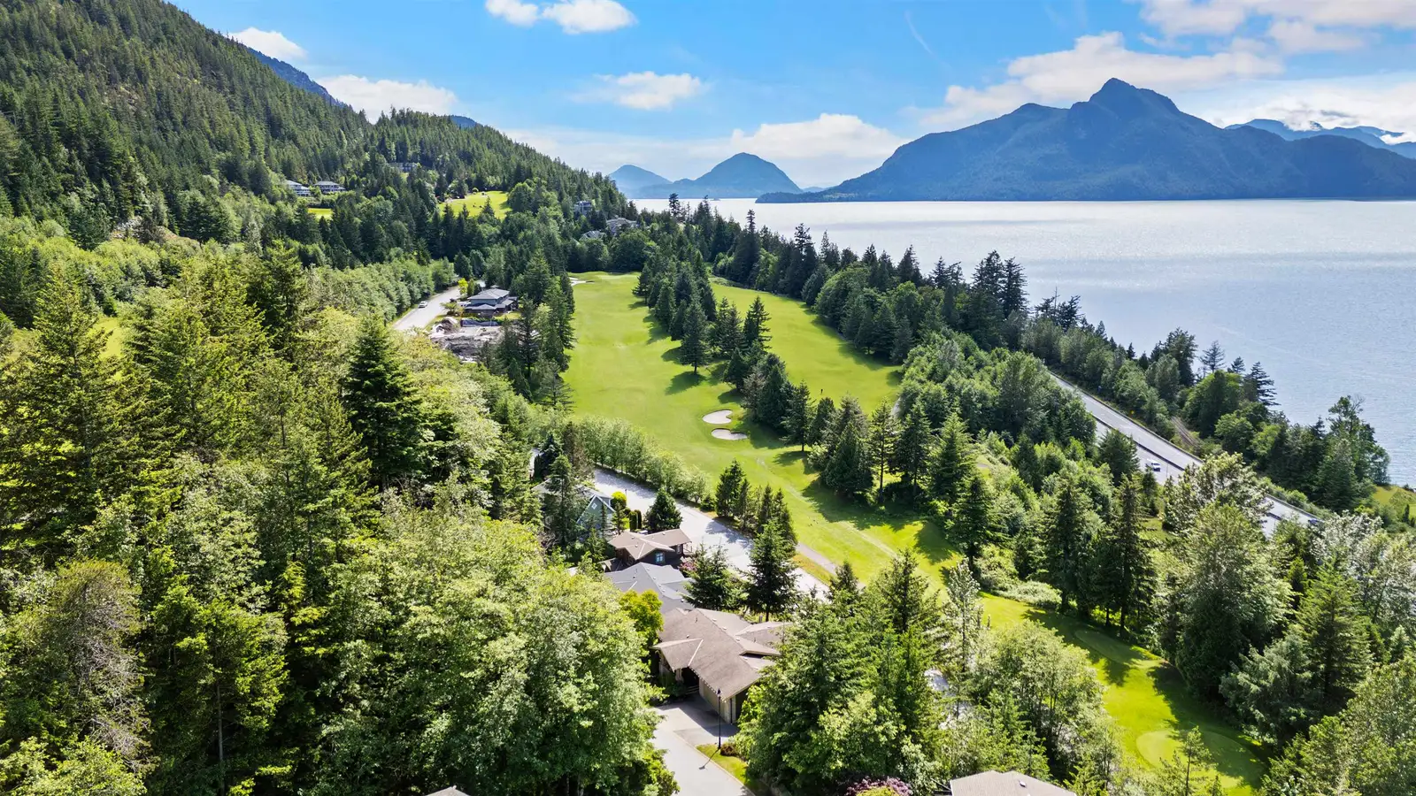 300 OCEAN CREST DRIVE, West Vancouver BC V0N 3Z2