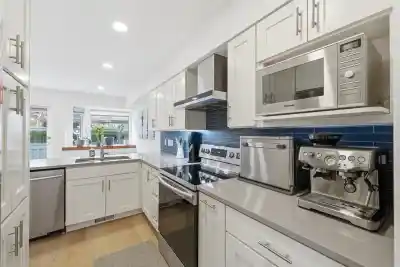 10 2118 EASTERN AVENUE, North Vancouver BC V7L 3G3