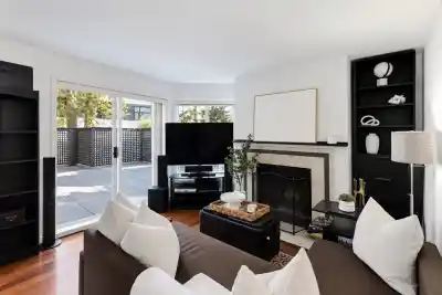 104 555 W 14TH AVENUE, Vancouver BC V5Z 4G8