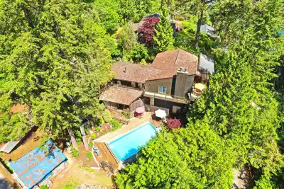 5481 INDIAN RIVER DRIVE, North Vancouver BC V7G 2T7