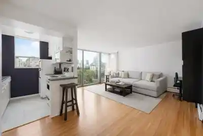 906 1250 BURNABY STREET, Vancouver BC V6E 1P5