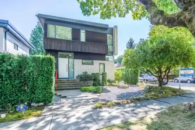 2996 W 11TH AVENUE, Vancouver BC V6K 2M3