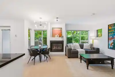 TH1 1288 CHESTERFIELD AVENUE, North Vancouver BC V7M 0B1