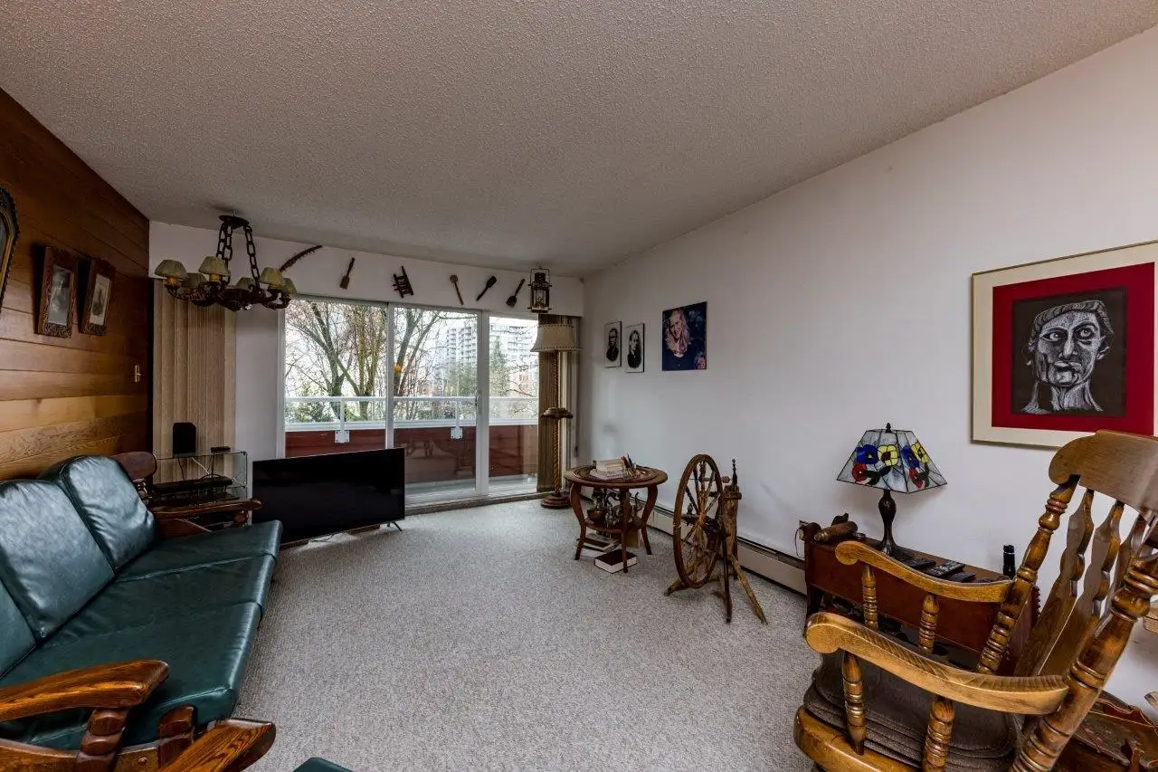 302 250 W 1ST STREET, North Vancouver BC V7M 1B4