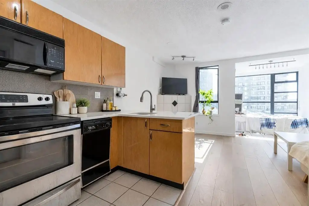805 939 HOMER STREET, Vancouver BC V6B 2W6