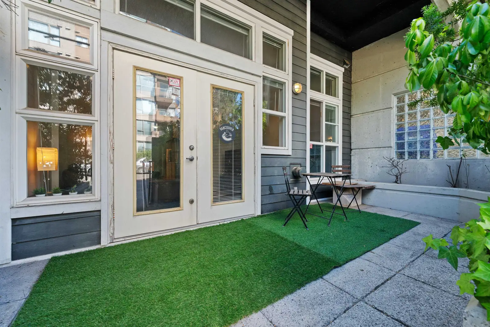 102 2102 W 38TH AVENUE, Vancouver BC V6M 1R9