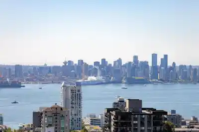 1306 135 E 13TH STREET, North Vancouver BC V7L 0J8