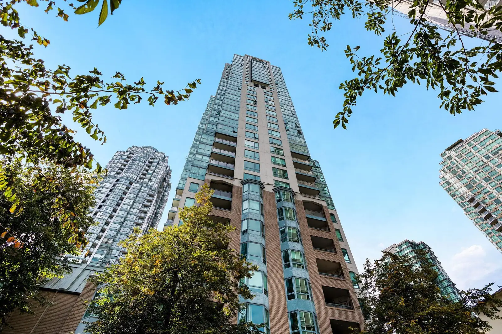 1702 1238 MELVILLE STREET, Vancouver BC V6E 4N2