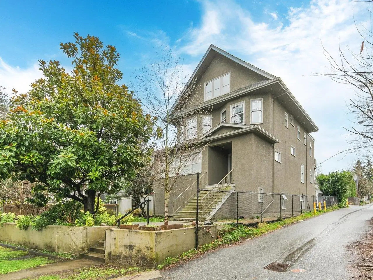 482 W 17TH AVENUE, Vancouver BC V5Y 2A2