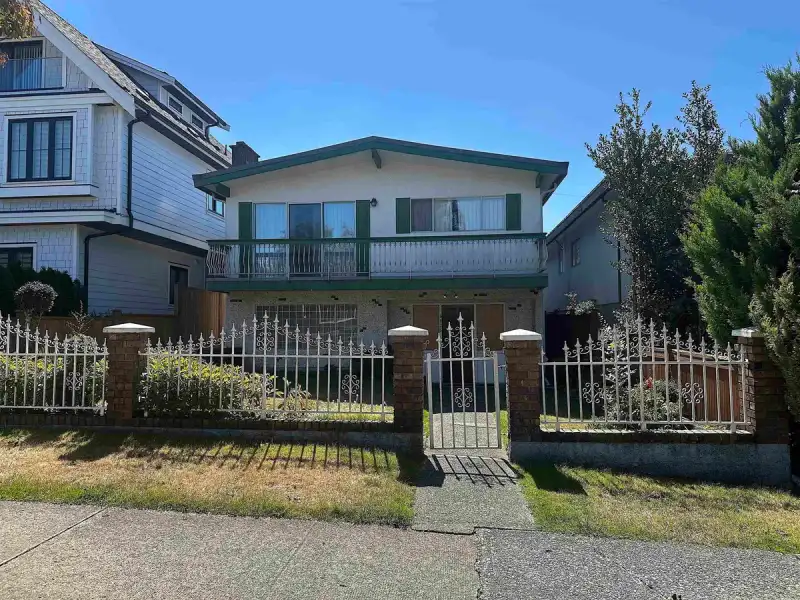 3126 E 20TH AVENUE, Vancouver