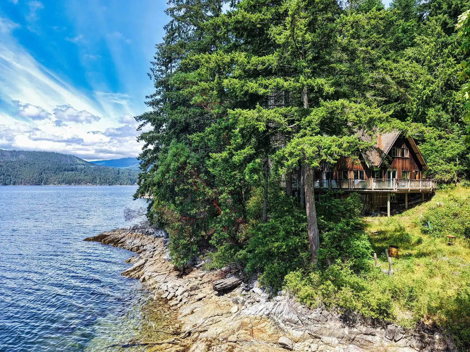 6787 SECHELT INLET ROAD, Sechelt BC V7Z 0L2