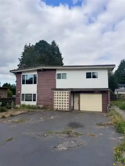 11541 93A AVENUE, Delta BC V4C 3P1