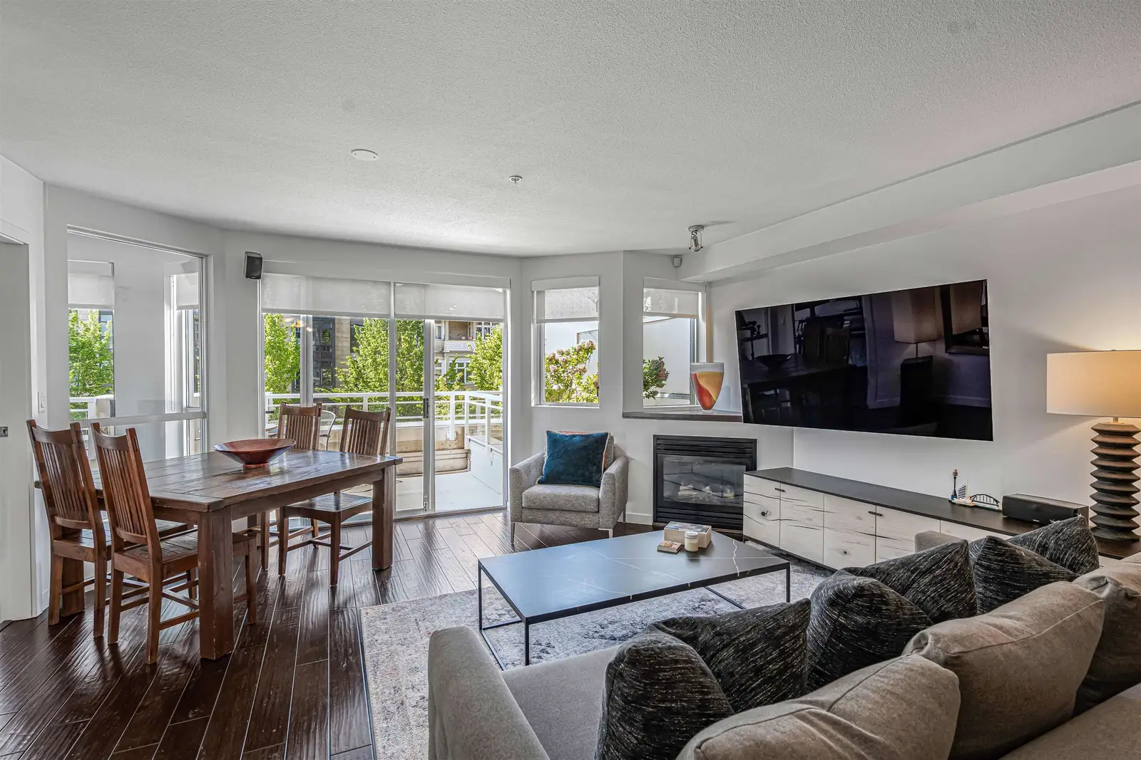 207 122 E 3RD STREET, North Vancouver BC V7L 1E6
