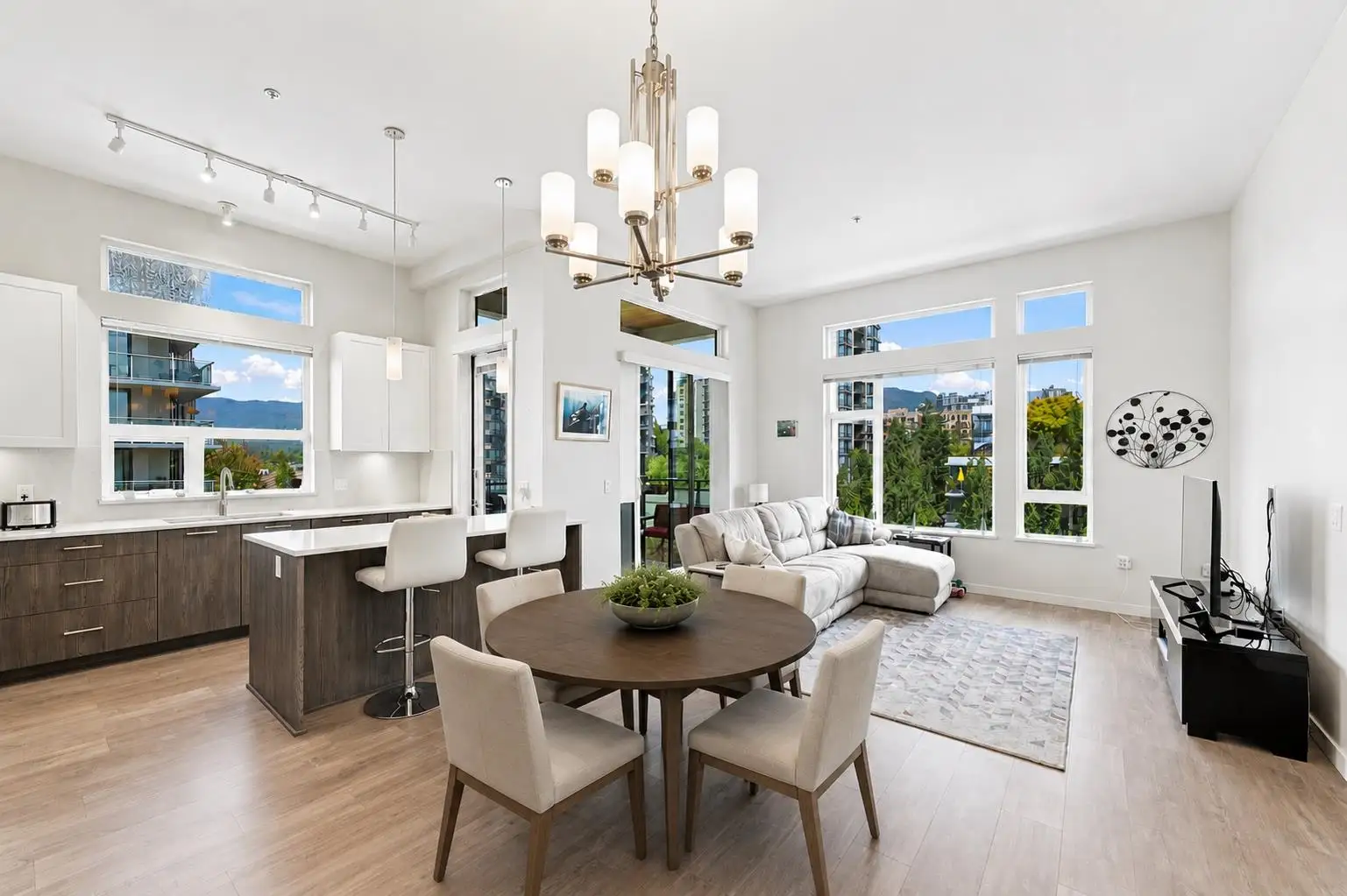 606 123 W 1ST STREET, North Vancouver BC V7M 0E5