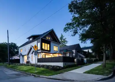 2307 E 3RD AVENUE, Vancouver BC V5N 4W7