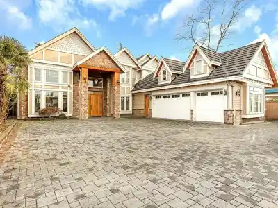 8260 GILBERT ROAD, Richmond BC V7C 3W7