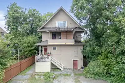 236 W 12TH AVENUE, Vancouver BC V5Y 1T8