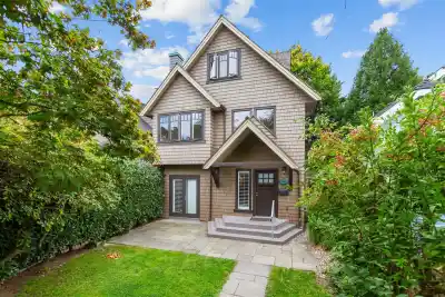 3488 W 3RD AVENUE, Vancouver BC V6R 1L5