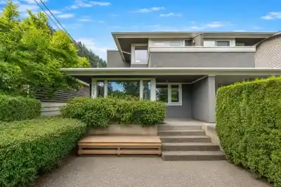 6372 DOUGLAS STREET, West Vancouver BC V7W 2E9