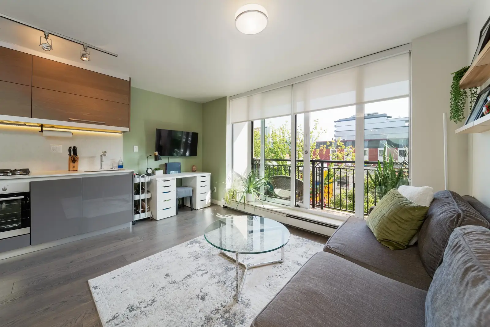 511 189 KEEFER STREET, Vancouver BC V6A 0C8