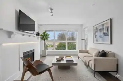 304 5500 LYNAS LANE, Richmond BC V7C 5R5