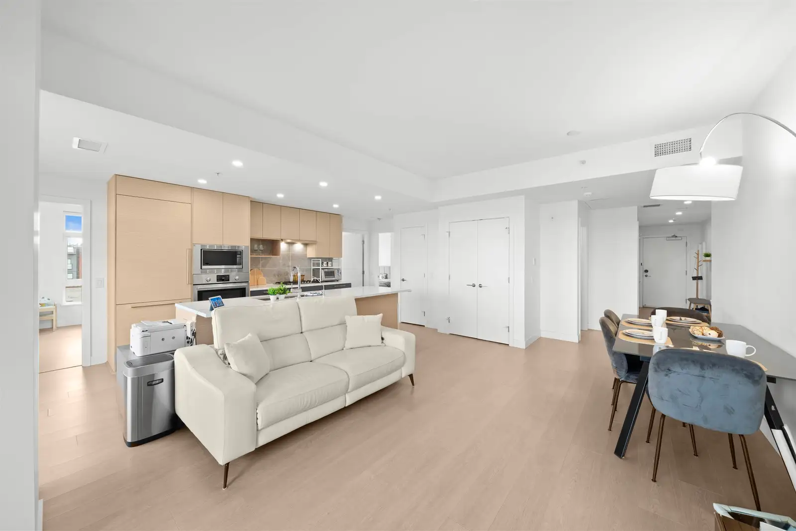 301 8888 OSLER STREET, Vancouver BC V6P 4G2