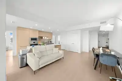 301 8888 OSLER STREET, Vancouver BC V6P 4G2