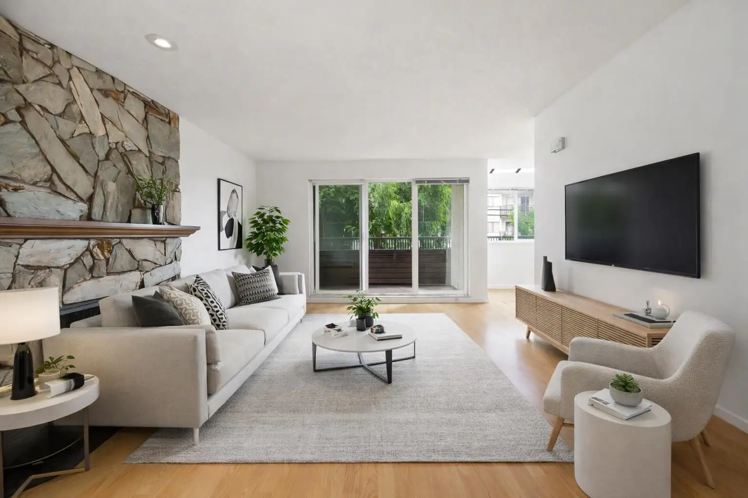 210 1420 E 8TH AVENUE, Vancouver BC V5N 1T4