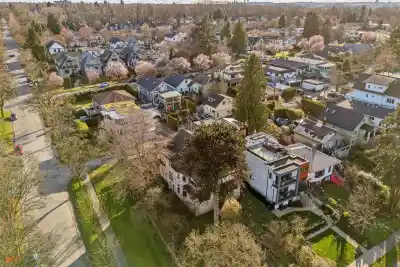 2798 YALE STREET, Vancouver BC V5K 1C3