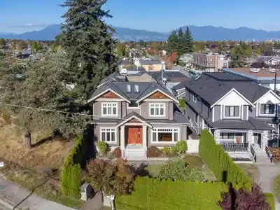 2817 OLIVER CRESCENT, Vancouver BC V6L 1T1