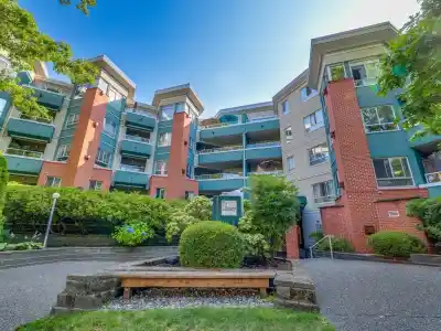 413 128 W 8TH STREET, North Vancouver BC V7M 3M1