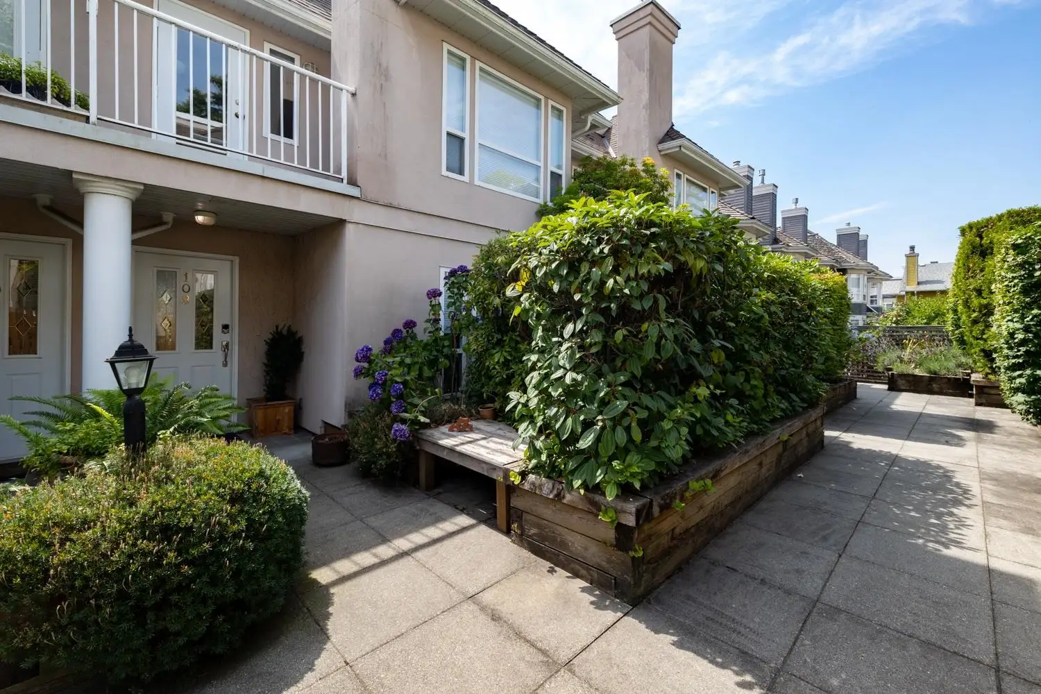 109 225 E 6TH STREET, North Vancouver BC V7L 1P4