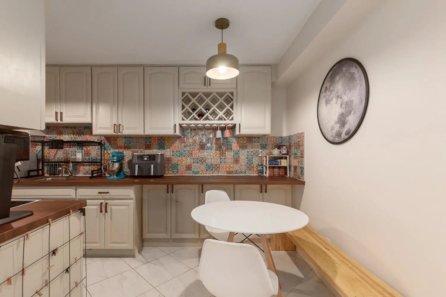 208 1435 NELSON STREET, Vancouver BC V6G 2Z3