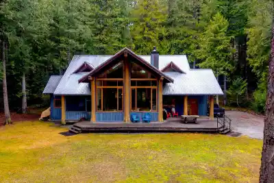 2 WALKERVILLE ROAD, Pemberton BC V0N 2K0