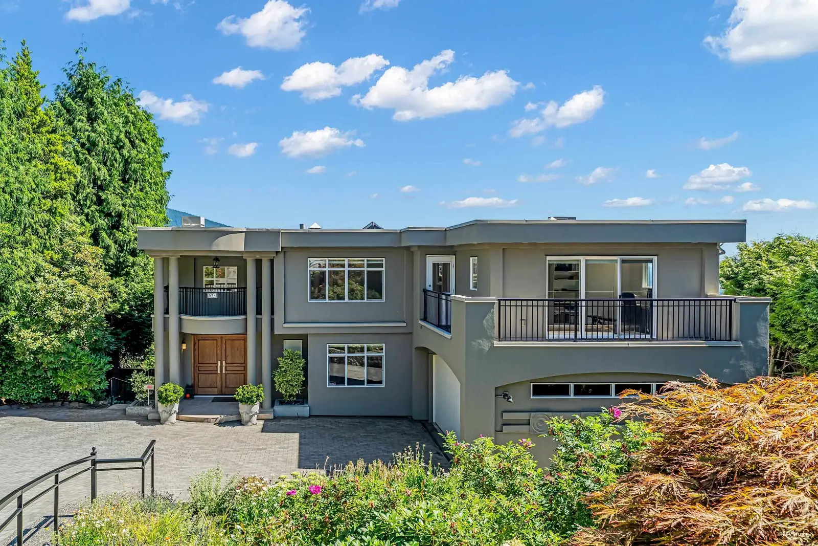 574 ST. ANDREWS PLACE, West Vancouver BC V7S 1V8