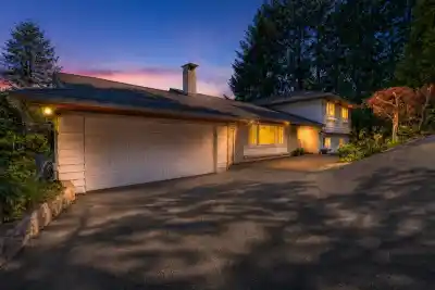 670 ST. ANDREWS ROAD, West Vancouver BC V7S 1V6