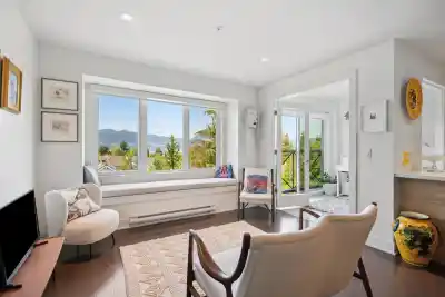 306 4463 W 10TH AVENUE, Vancouver BC V6R 2H8