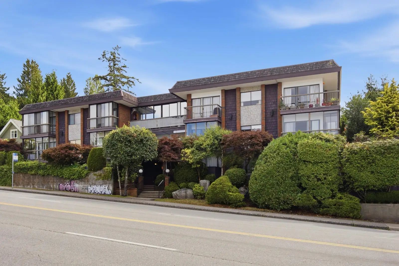 307 2710 LONSDALE AVENUE, North Vancouver BC V7N 3J1