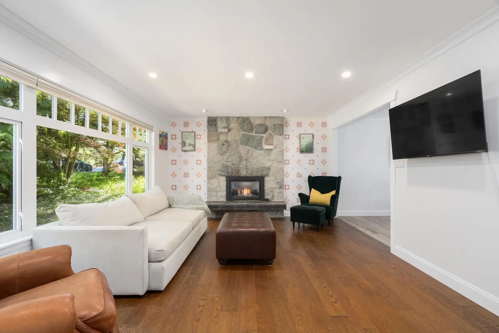 457 W 23RD STREET, North Vancouver BC V7M 2B8