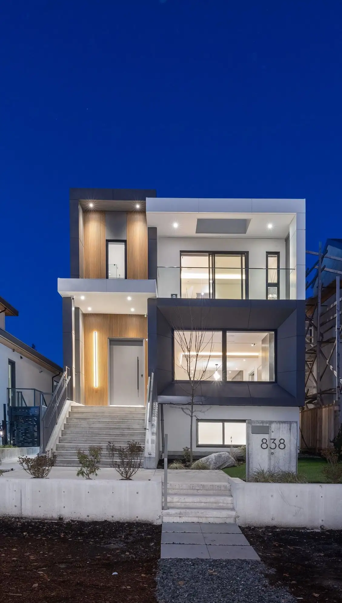 838 E 14TH STREET, North Vancouver BC V7L 2P6
