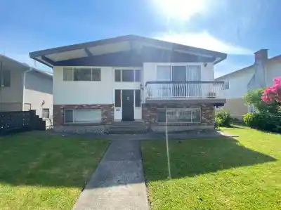 2704 WARD STREET, Vancouver BC V5R 4S6