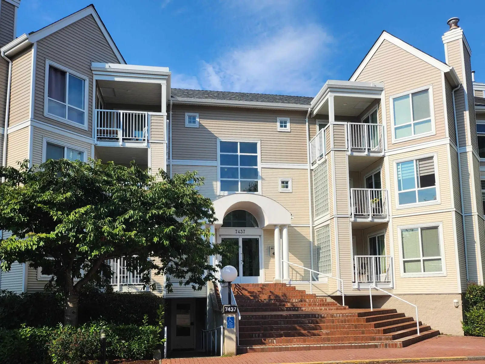 121 7437 MOFFATT ROAD, Richmond BC V6Y 3V9