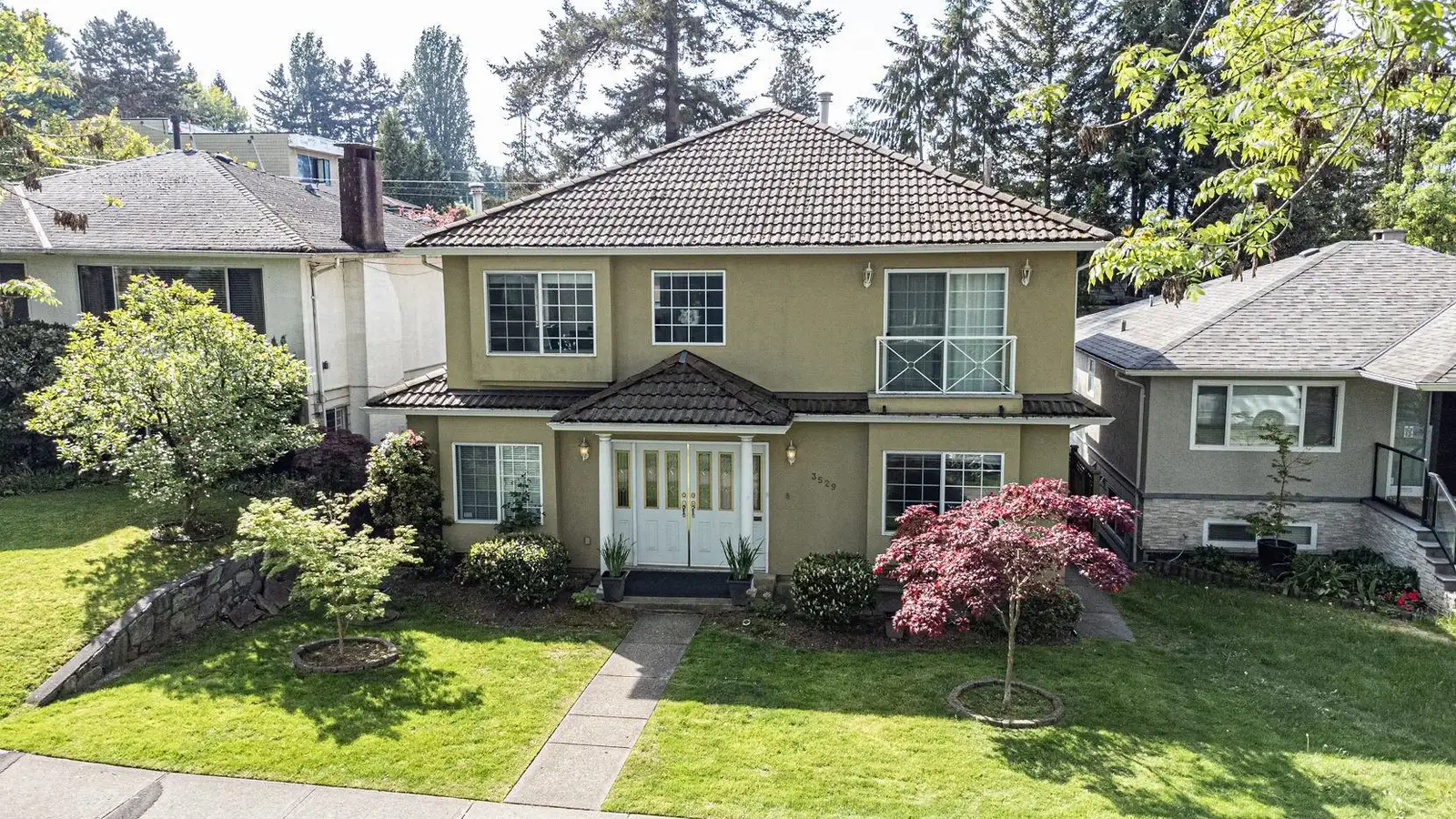 3529 GLADSTONE STREET, Vancouver BC V5N 4Y8