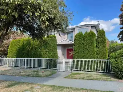 699 W 29TH AVENUE, Vancouver BC V5Z 2J1