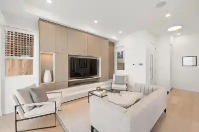 2 625 E 24TH AVENUE, Vancouver BC V5V 2A3