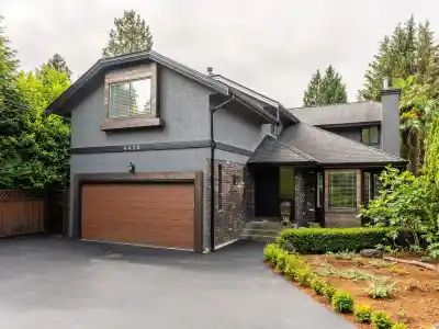 4426 MARINE DRIVE, West Vancouver BC V7W 2N9