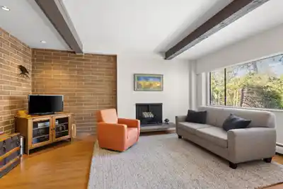 309 1535 NELSON STREET, Vancouver BC V6G 1M2